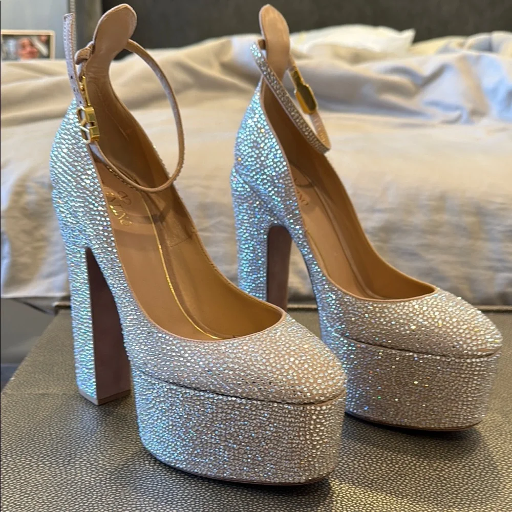 Valentino Garavani Tan Go Crystal embellished Platform Pump Size 39